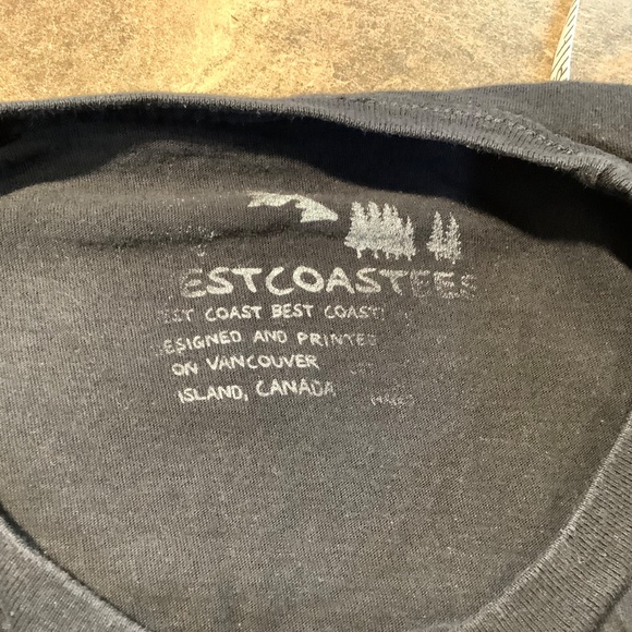 Westcoastees Fish Tee Sz Medium women’s - Picture 7 of 8